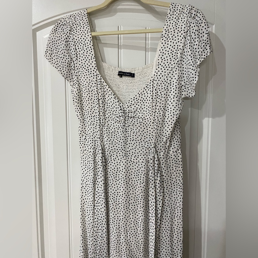 FLATTERING ABERCROMBIE & FITCH DRESS